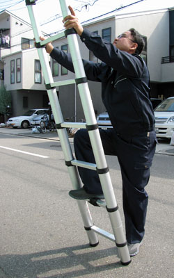 伸縮はしご 利用時のイメージ