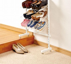 つっぱりシューズラックなら段差のある玄関でも簡単設置!