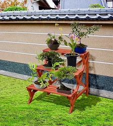 盆栽を置いてもしっくりとしている木製フラワースタンド